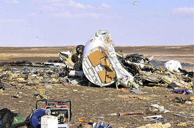 В результаті зіткнення було пошкоджено двигун, кабіна пілотів зруйнована, а самі льотчики виведені з ладу