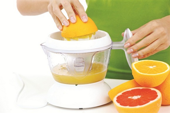 Зазвичай це малопотужні пристрої, які дозволяють працювати тільки з цитрусовими: апельсинами, грейпфрутами, лайма і лимонами