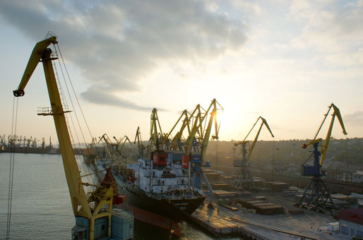 Порт здатний переробляти понад 17 млн ​​т вантажів на рік